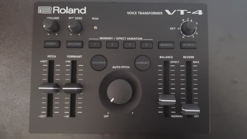 RolandのVOICE TRANSFORMER「VT-4」